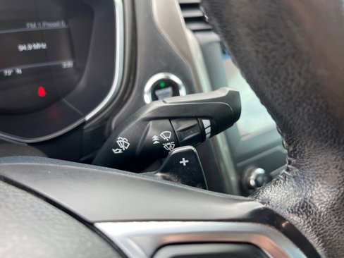Used 2019 Ford Fusion SEL image 11