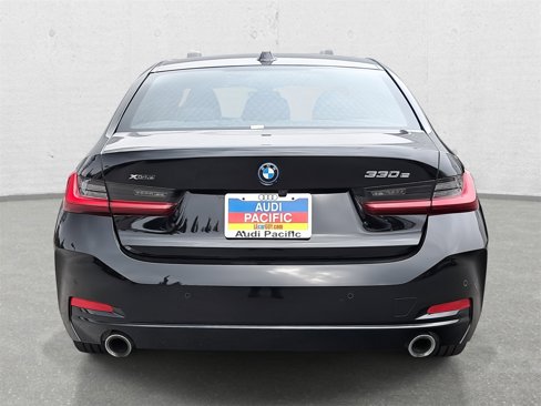 Used 2023 BMW 330e xDrive image 6
