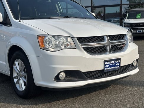 Used 2019 Dodge Grand Caravan SXT image 8