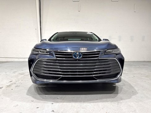 Used 2020 Toyota Avalon Limited image 15
