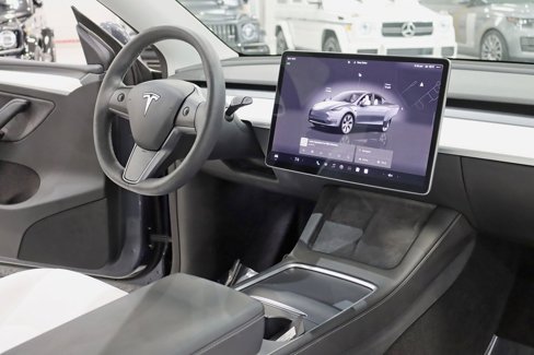 Used 2023 Tesla Model Y Long Range image 30