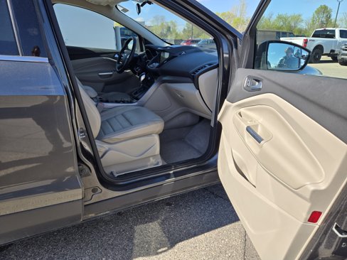 Used 2016 Ford Escape SE w/ SE Leather Comfort Package image 16