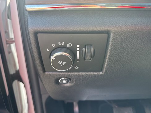 Used 2020 Jeep Grand Cherokee Limited image 22