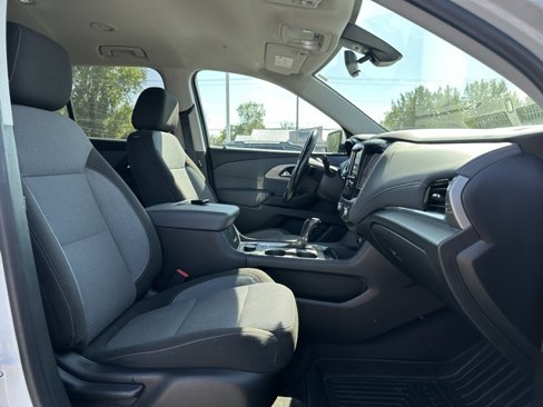 Used 2020 Chevrolet Traverse LT image 7