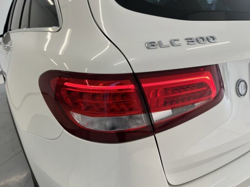 Used 2017 Mercedes-Benz GLC 300 4MATIC w/ Premium 1 Package image 46