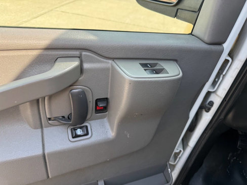 Used 2019 Chevrolet Express 2500 w/ Driver Convenience Package image 10