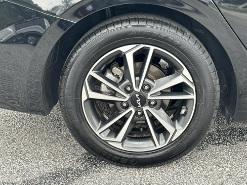Used 2023 Kia Forte LXS image 17