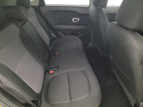 Used 2017 Kia Soul + image 19