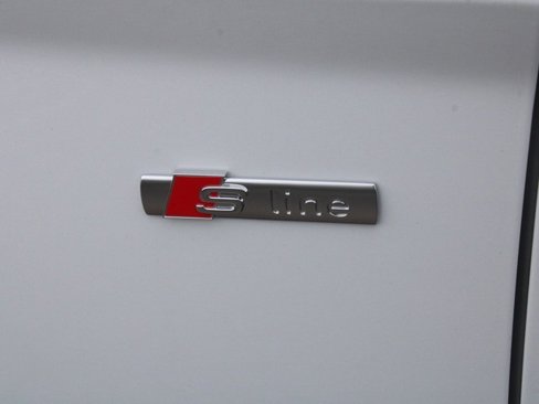 Used 2024 Audi Q5 2.0T Premium w/ Convenience Package image 13