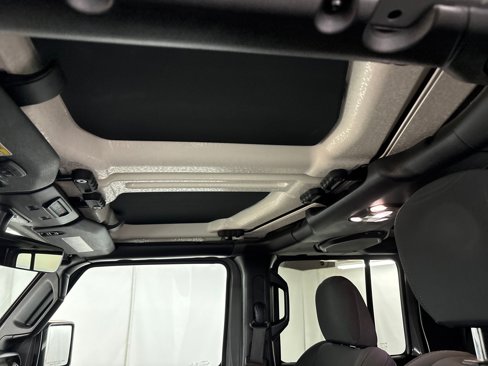 Used 2021 Jeep Gladiator Willys image 14