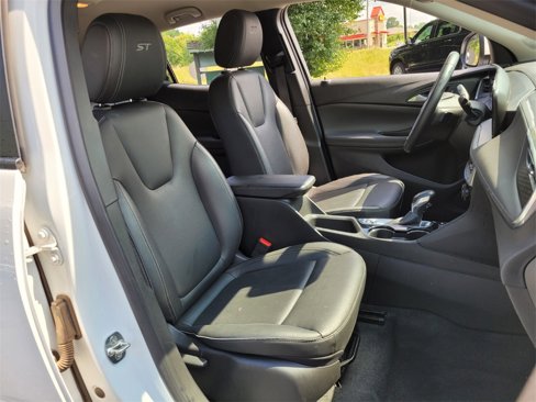 Used 2024 Buick Encore GX Sport Touring image 17