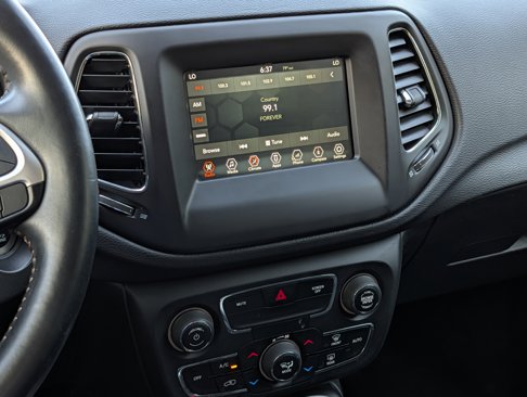 Used 2018 Jeep Compass Latitude w/ Popular Equipment Group image 17