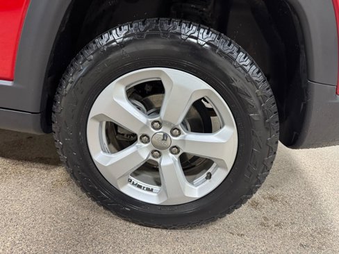 Used 2018 Jeep Compass Latitude w/ Cold Weather Group image 69