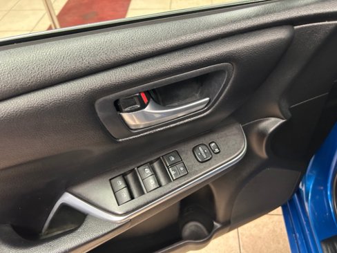 Used 2017 Toyota Camry SE image 7