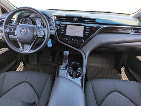 Used 2018 Toyota Camry LE image 14