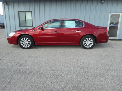 Used 2011 Buick Lucerne CXL image 1