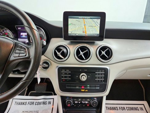 Used 2017 Mercedes-Benz GLA 250 image 21