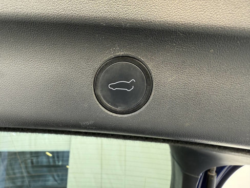 Used 2020 Tesla Model Y Long Range image 23