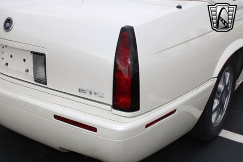 Used 2002 Cadillac Eldorado Touring w/ Preffered Equipment Group image 11