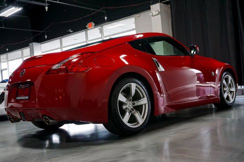 Used 2010 Nissan 370Z Touring image 6