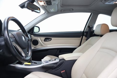 Used 2011 BMW 335i Coupe image 13