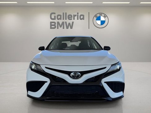 Used 2023 Toyota Camry SE image 3