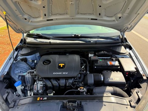 Used 2017 Hyundai Elantra SE image 19