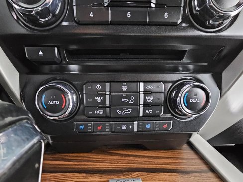 Used 2017 Ford F150 Lariat w/ Equipment Group 501A Mid image 14