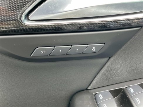 Used 2021 Buick Envision Essence image 27