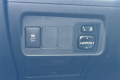 Used 2013 Toyota Corolla LE image 25