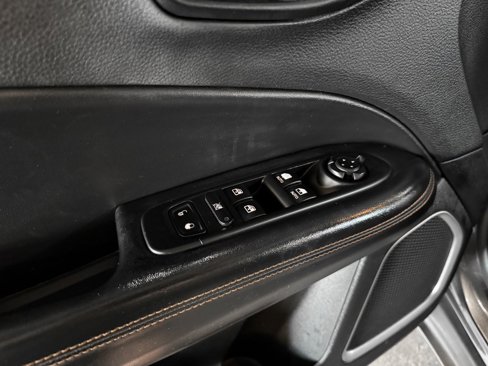 Used 2019 Jeep Compass Limited image 24