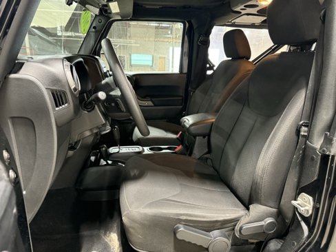 Used 2018 Jeep Wrangler Sport image 8