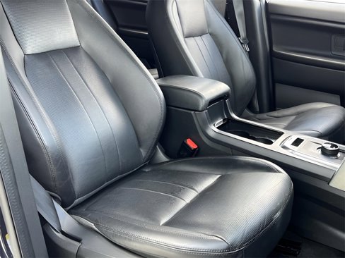 Used 2019 Land Rover Discovery Sport SE image 17