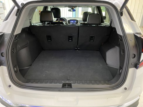 Used 2024 GMC Terrain SLT image 30