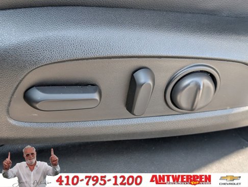 Used 2021 Chevrolet Traverse LT w/ LT Premium Package image 24