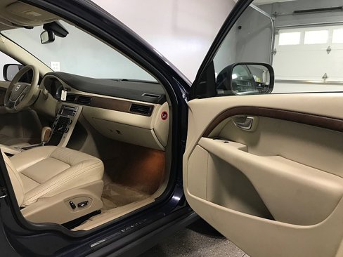 Used 2010 Volvo XC70 3.2 image 12