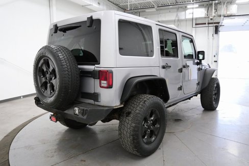 Used 2015 Jeep Wrangler Unlimited Sahara image 7