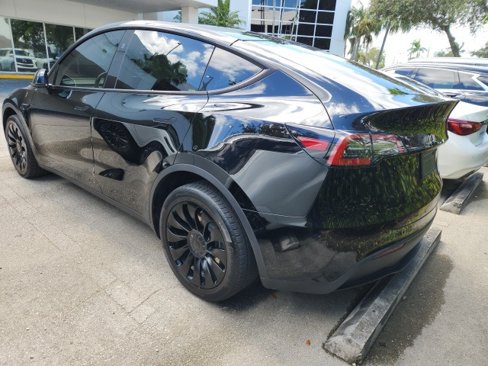Used 2023 Tesla Model Y Long Range image 8
