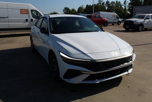 New 2025 Hyundai Elantra Sport image 6