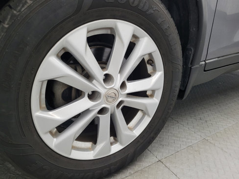 Used 2016 Nissan Rogue SV image 31