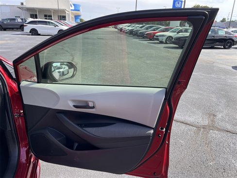 Used 2022 Toyota Corolla LE image 15