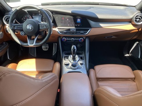 Used 2021 Alfa Romeo Giulia Ti Sport image 45