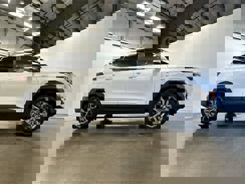Used 2021 Kia Seltos LX image 3