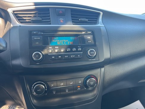 Used 2016 Nissan Sentra S image 36