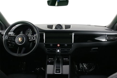 Certified 2025 Porsche Macan image 11