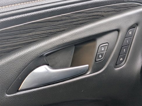 Used 2018 Buick Envision Essence image 22