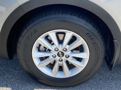Used 2019 Kia Sorento L image 21