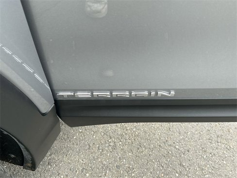 Used 2024 GMC Terrain SLT image 31