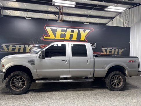 Used 2010 Ford F250 Lariat image 2