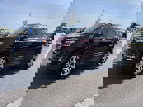 Used 2020 Ford Edge Titanium image 3